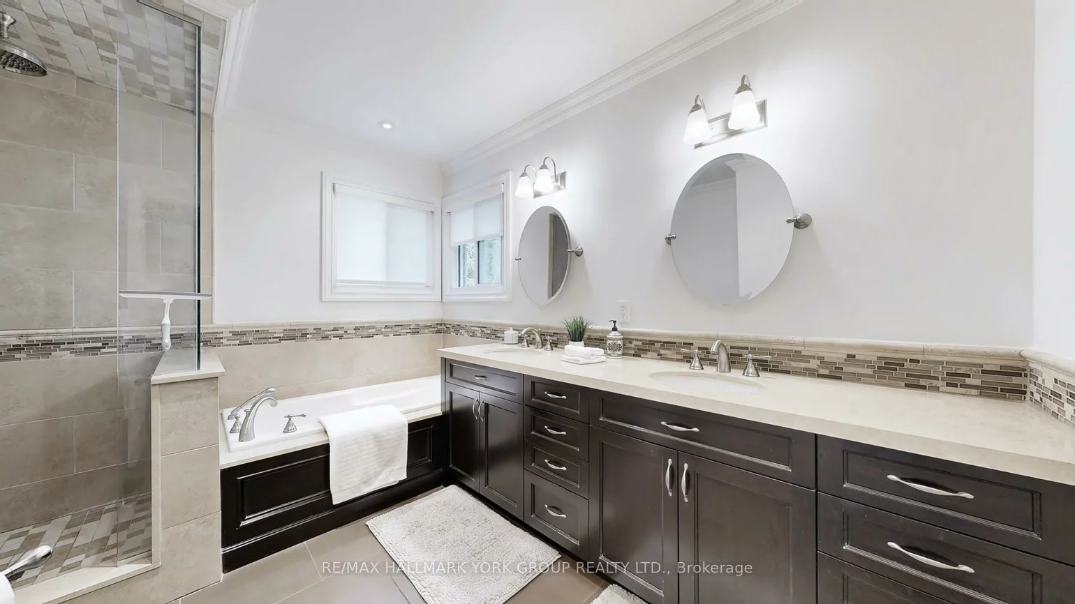 213, Kemano, Aurora Heights, Aurora