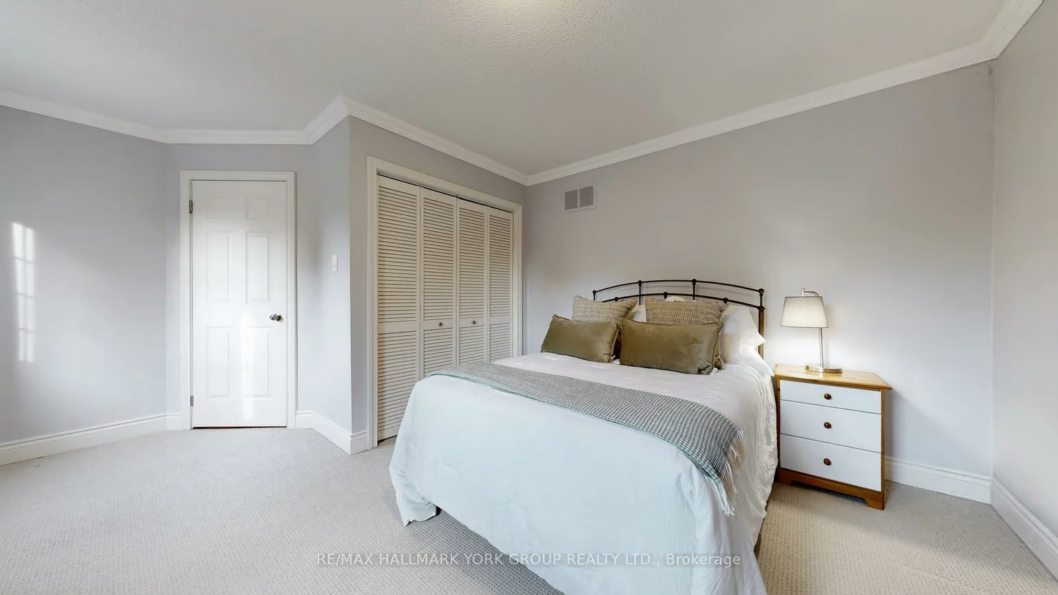 213, Kemano, Aurora Heights, Aurora