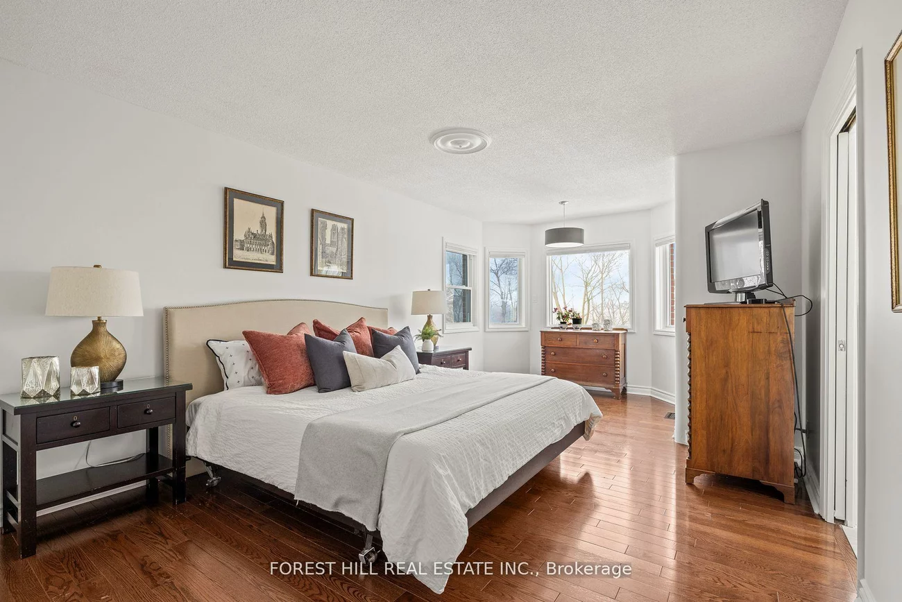 87, George, Aurora Village, Aurora