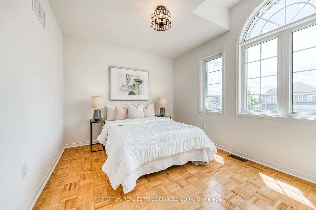 5, Casemount, Bayview Northeast, Aurora