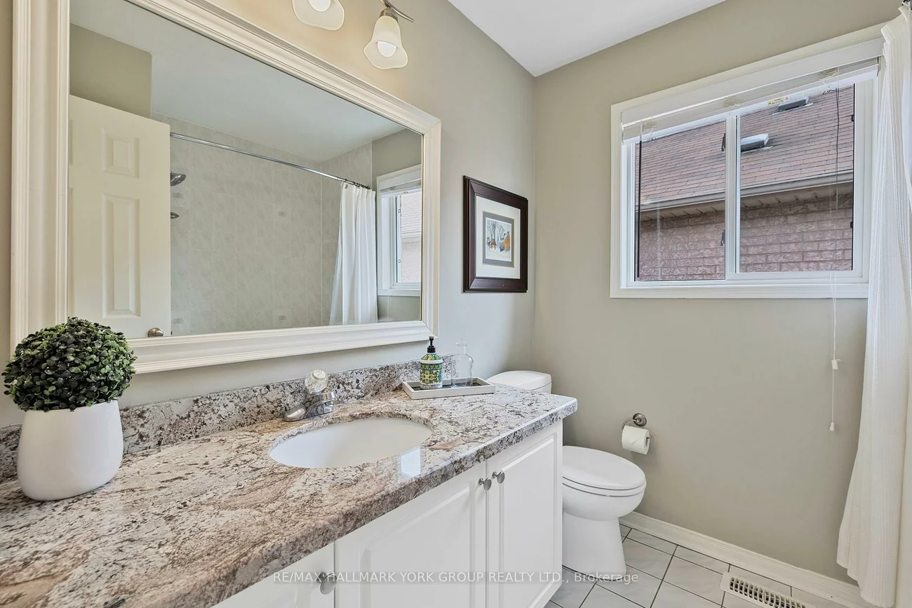 110, Rush, Bayview Wellington, Aurora