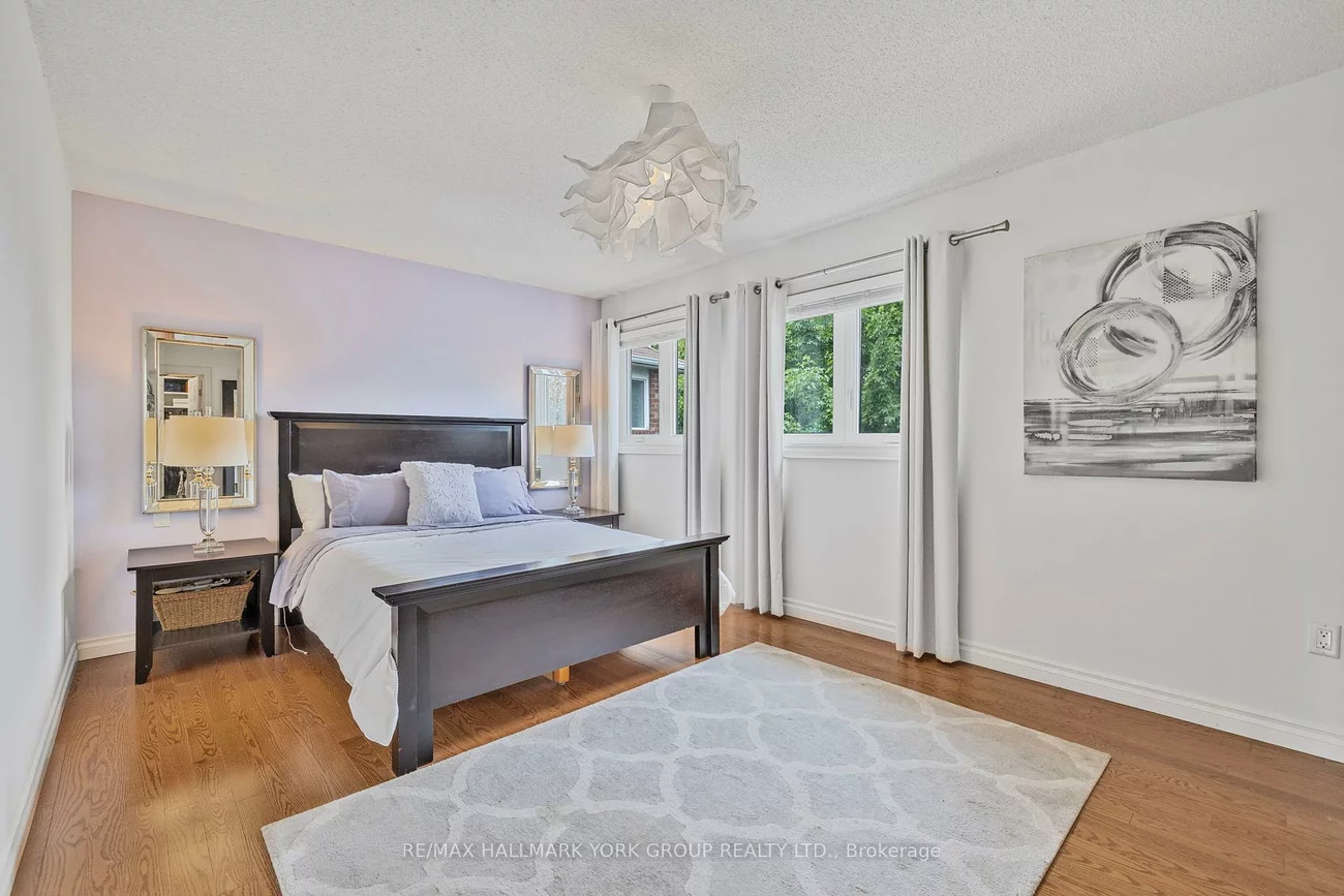 110, Rush, Bayview Wellington, Aurora