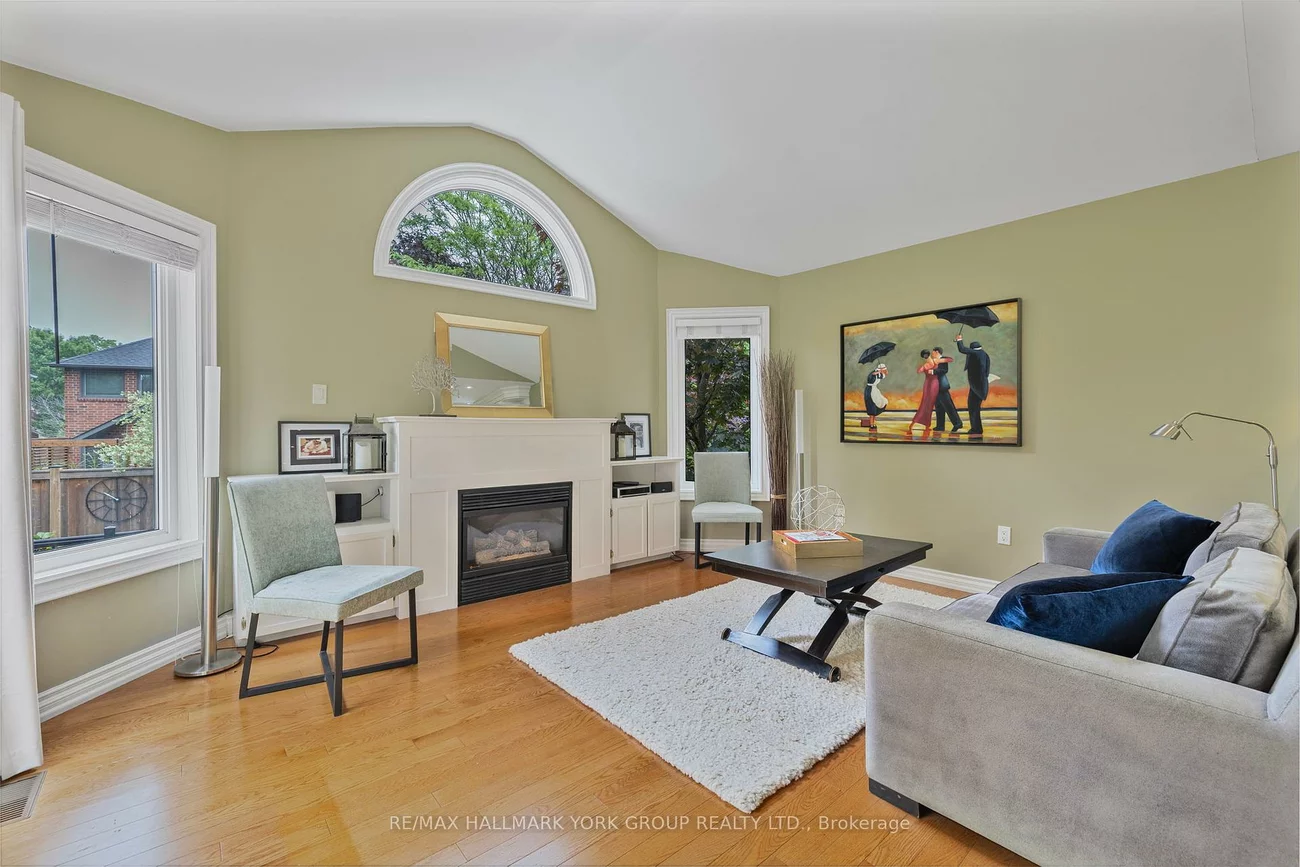 110, Rush, Bayview Wellington, Aurora
