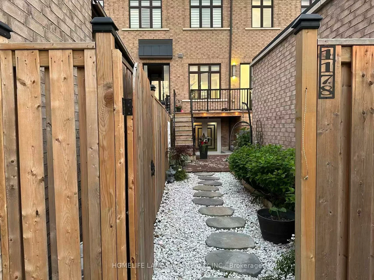 1178, Wellington, Bayview Northeast, Aurora