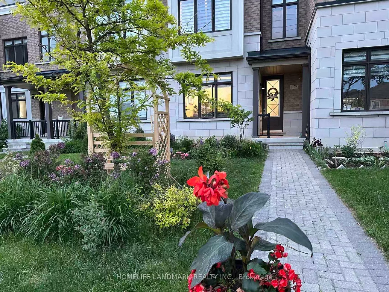 1178, Wellington, Bayview Northeast, Aurora