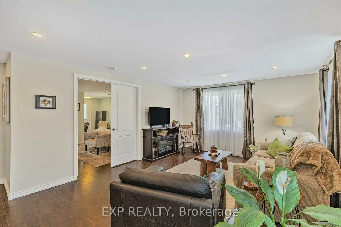 32, Kemano, Aurora Heights, Aurora