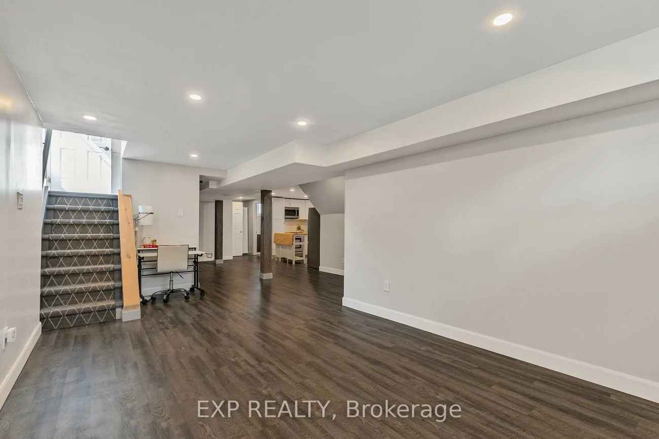 32, Kemano, Aurora Heights, Aurora