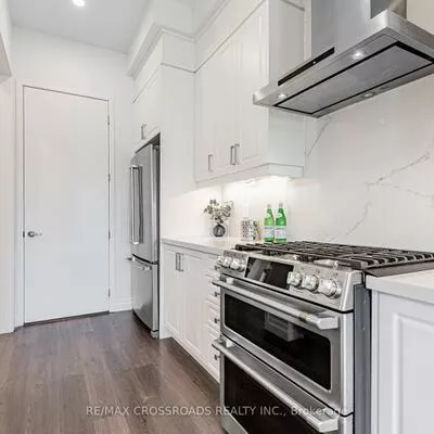 192, Elyse, Bayview Northeast, Aurora