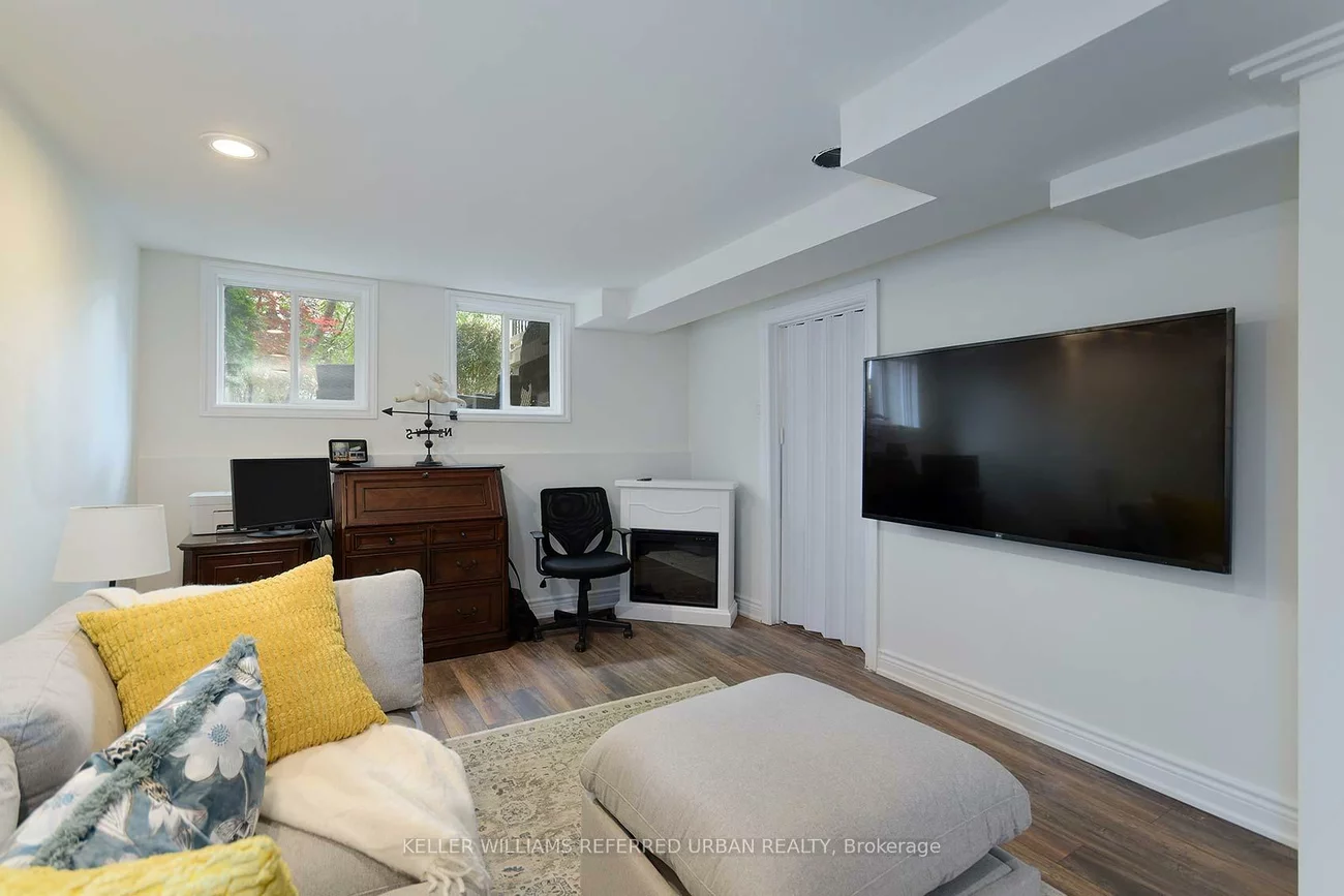 54, Mugford, Bayview Wellington, Aurora