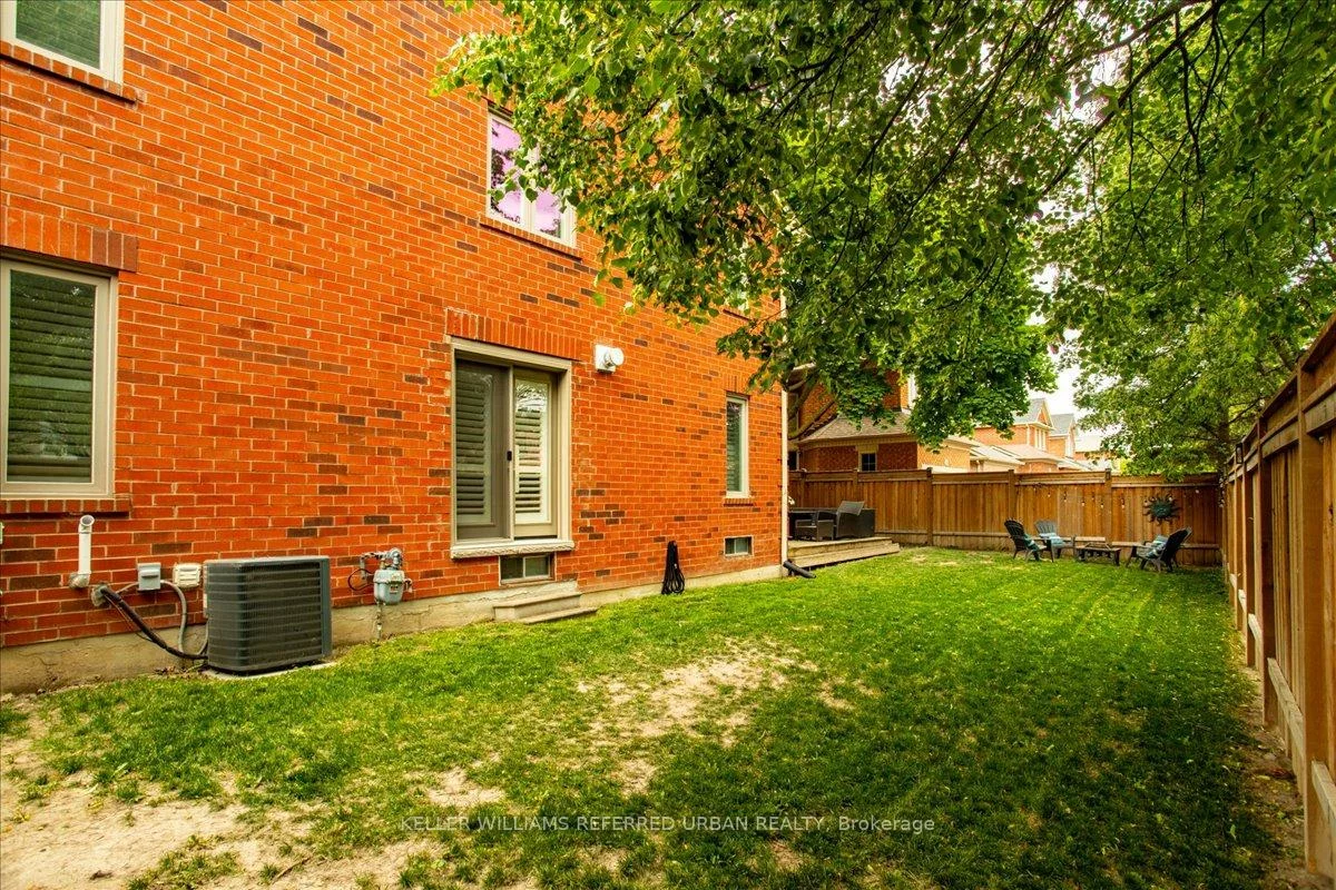 373, Pinnacle, Bayview Wellington, Aurora