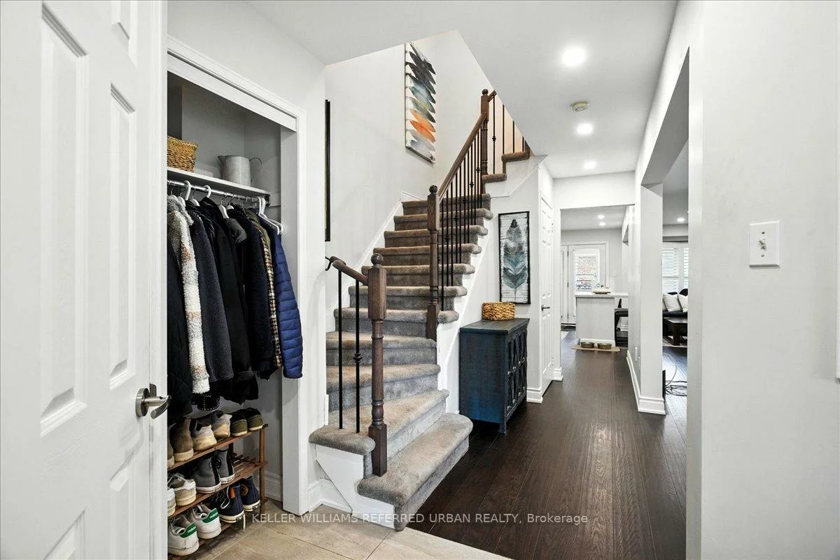 373, Pinnacle, Bayview Wellington, Aurora