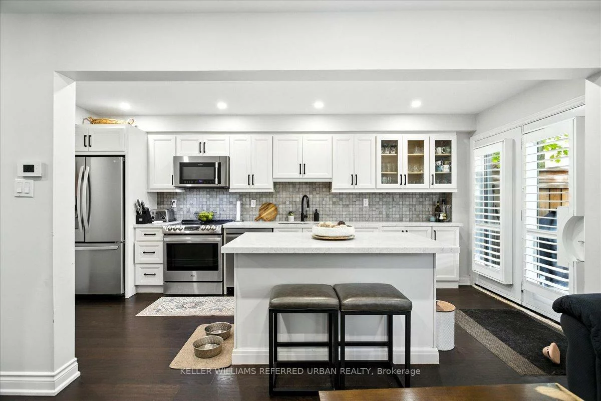 373, Pinnacle, Bayview Wellington, Aurora