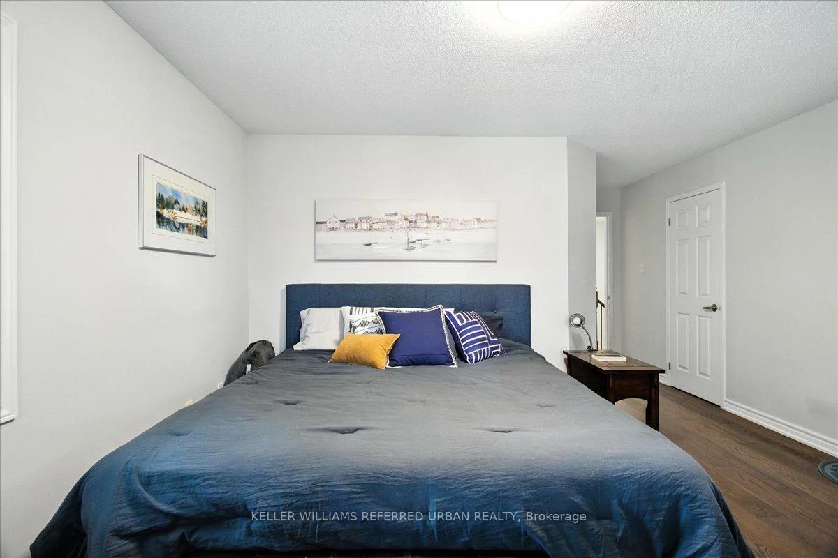 373, Pinnacle, Bayview Wellington, Aurora