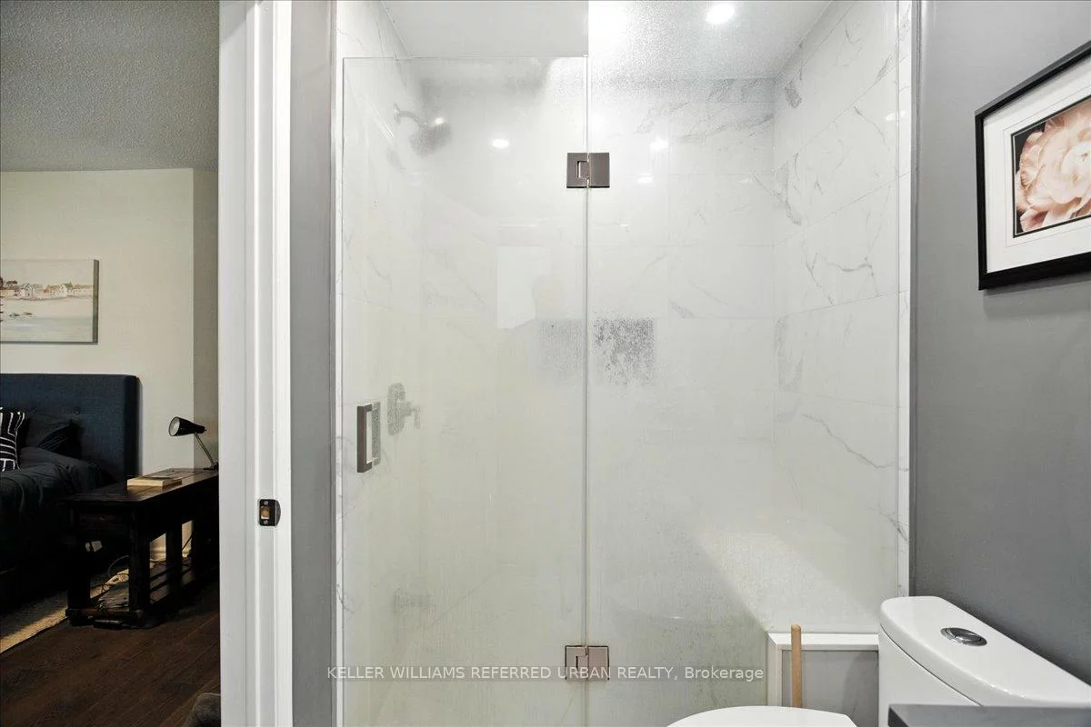 373, Pinnacle, Bayview Wellington, Aurora