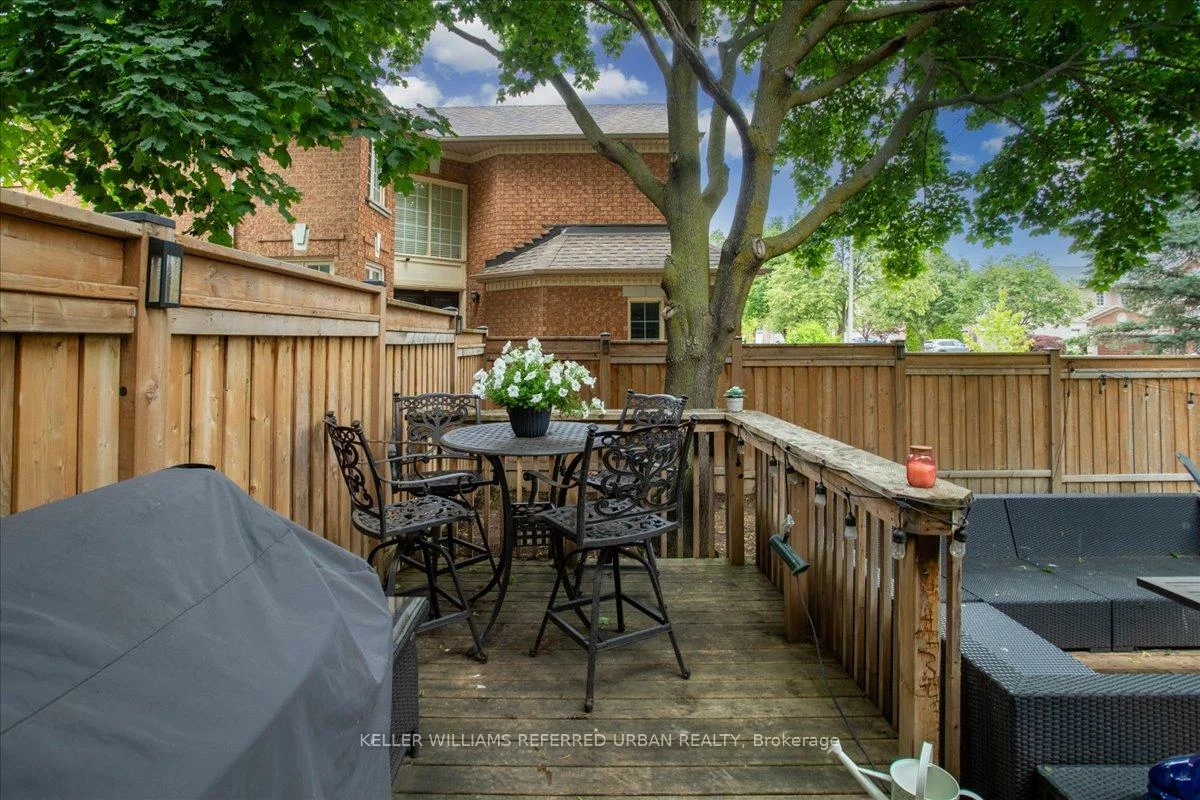 373, Pinnacle, Bayview Wellington, Aurora
