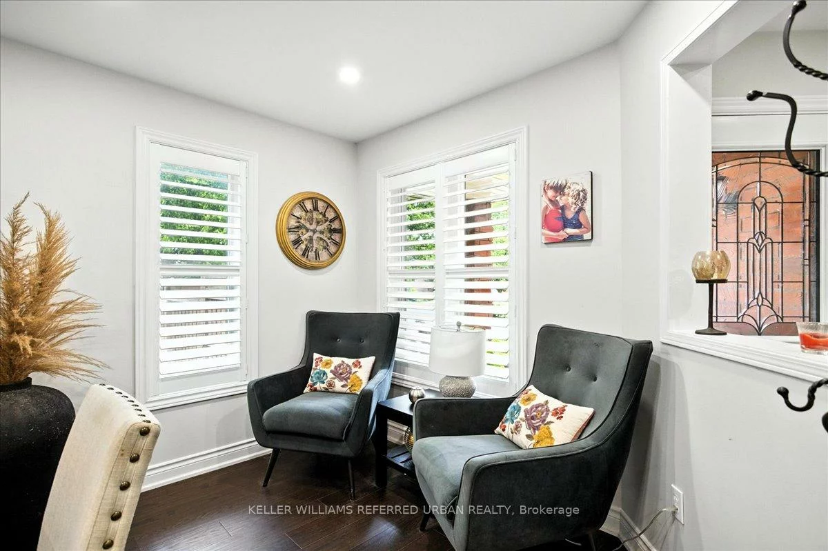 373, Pinnacle, Bayview Wellington, Aurora