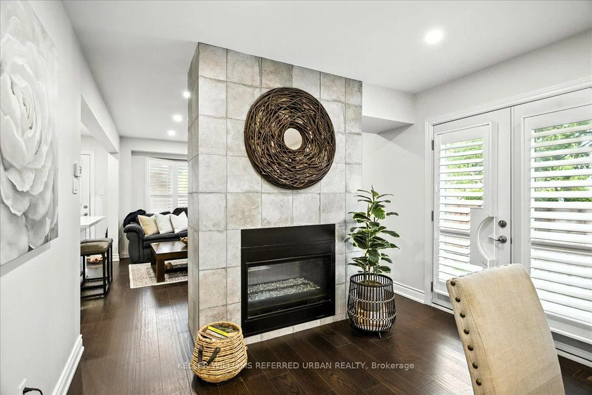 373, Pinnacle, Bayview Wellington, Aurora