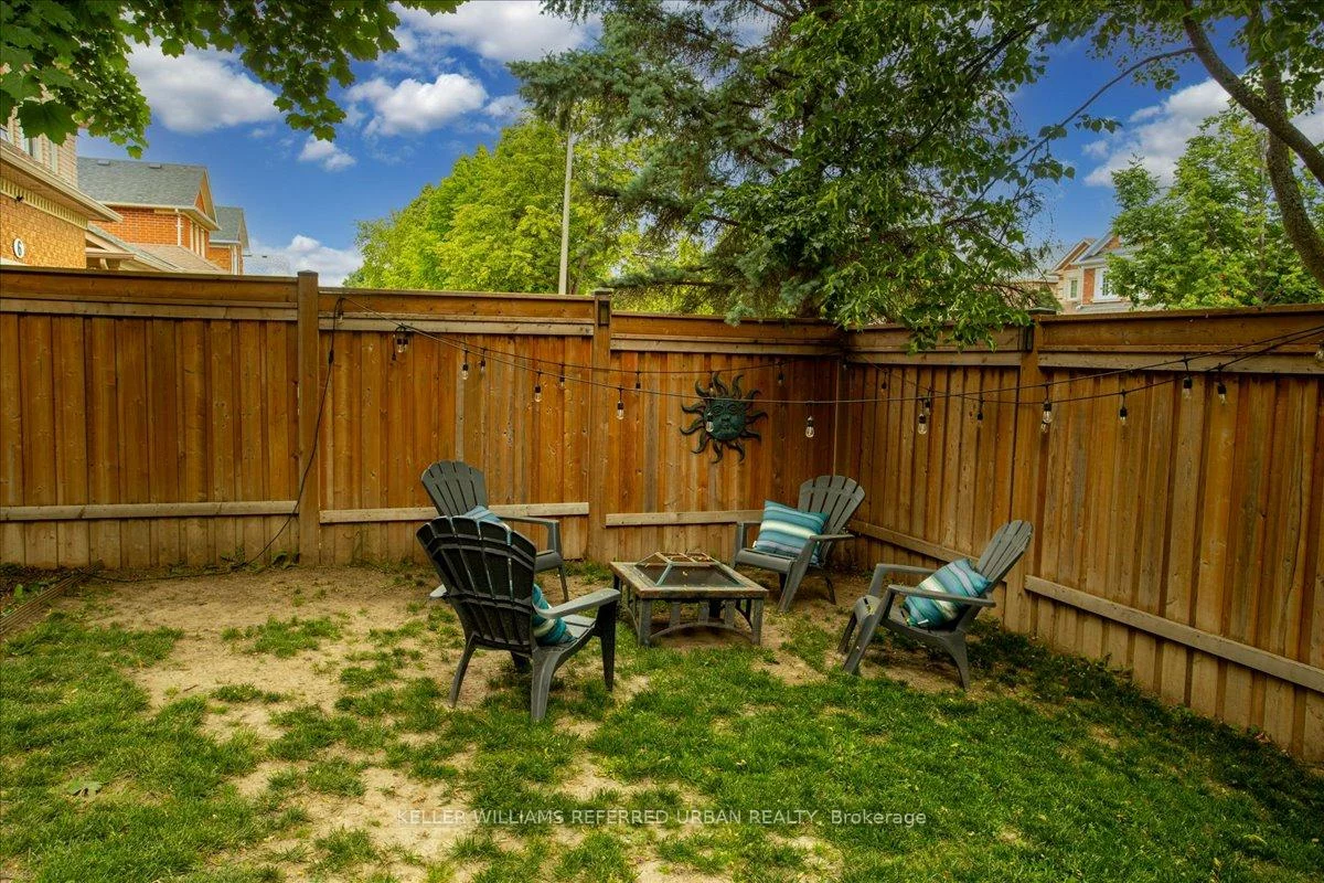 373, Pinnacle, Bayview Wellington, Aurora