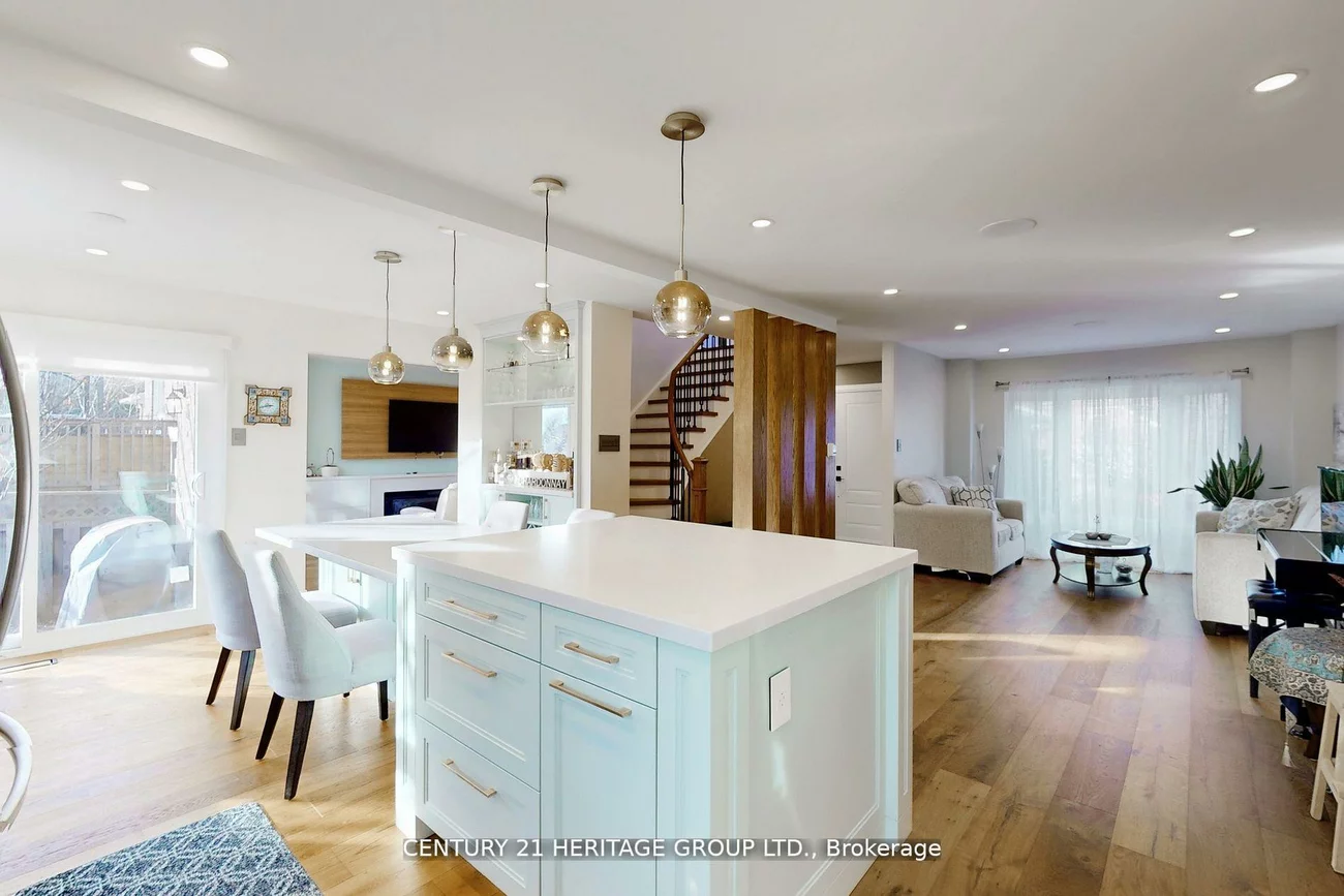 23, Gilbank, Aurora Heights, Aurora