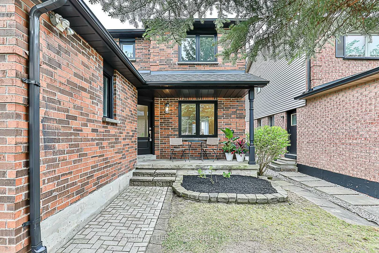 35, Buchanan, Aurora Village, Aurora