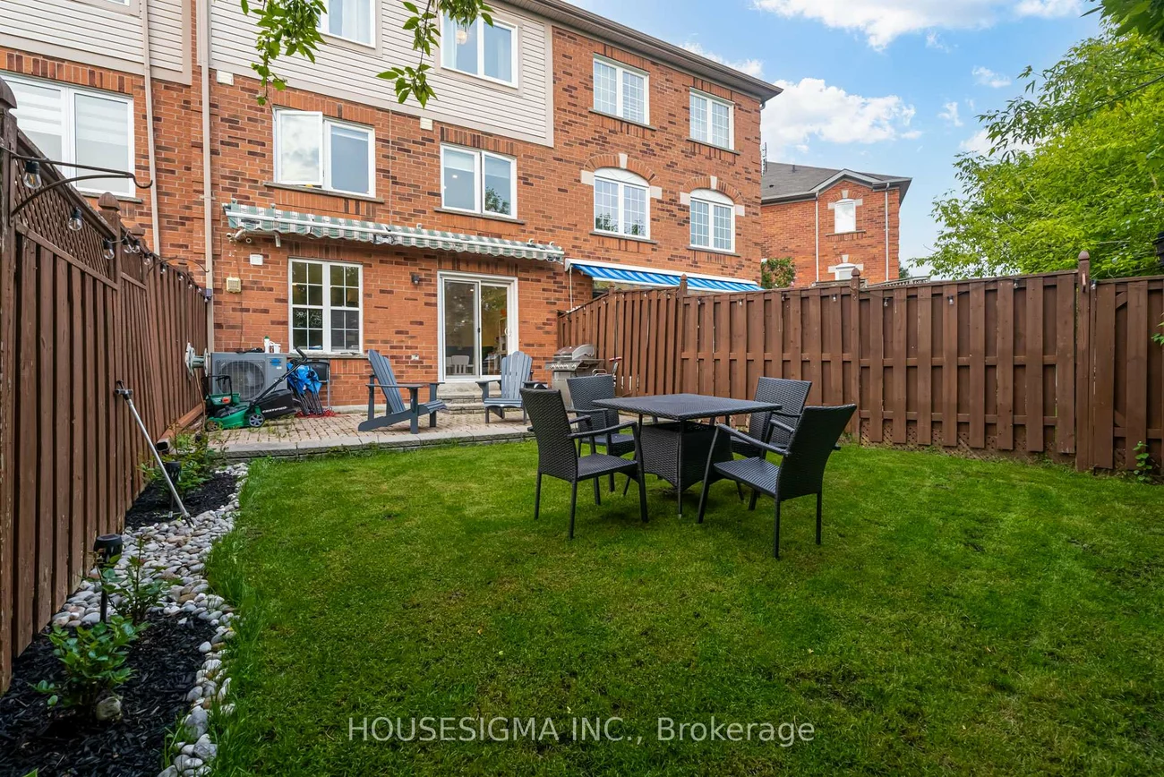 102, Milloy, Aurora Grove, Aurora