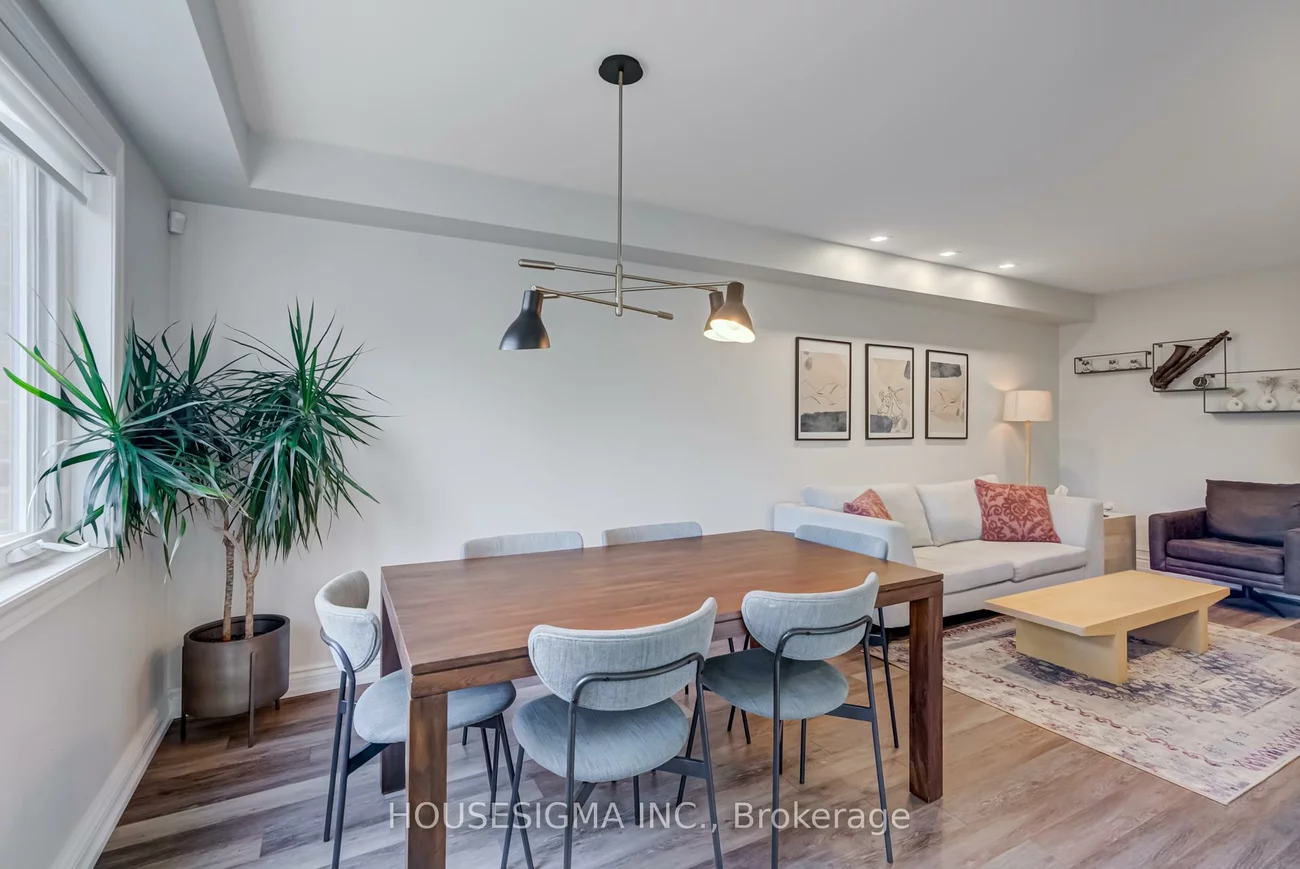 102, Milloy, Aurora Grove, Aurora