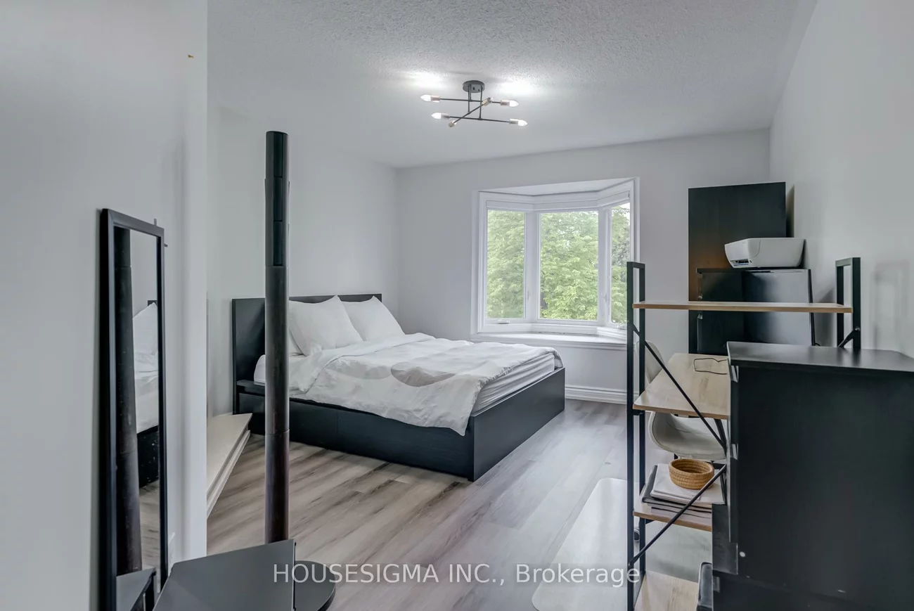 102, Milloy, Aurora Grove, Aurora