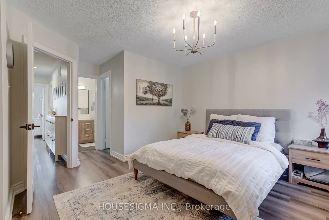 102, Milloy, Aurora Grove, Aurora