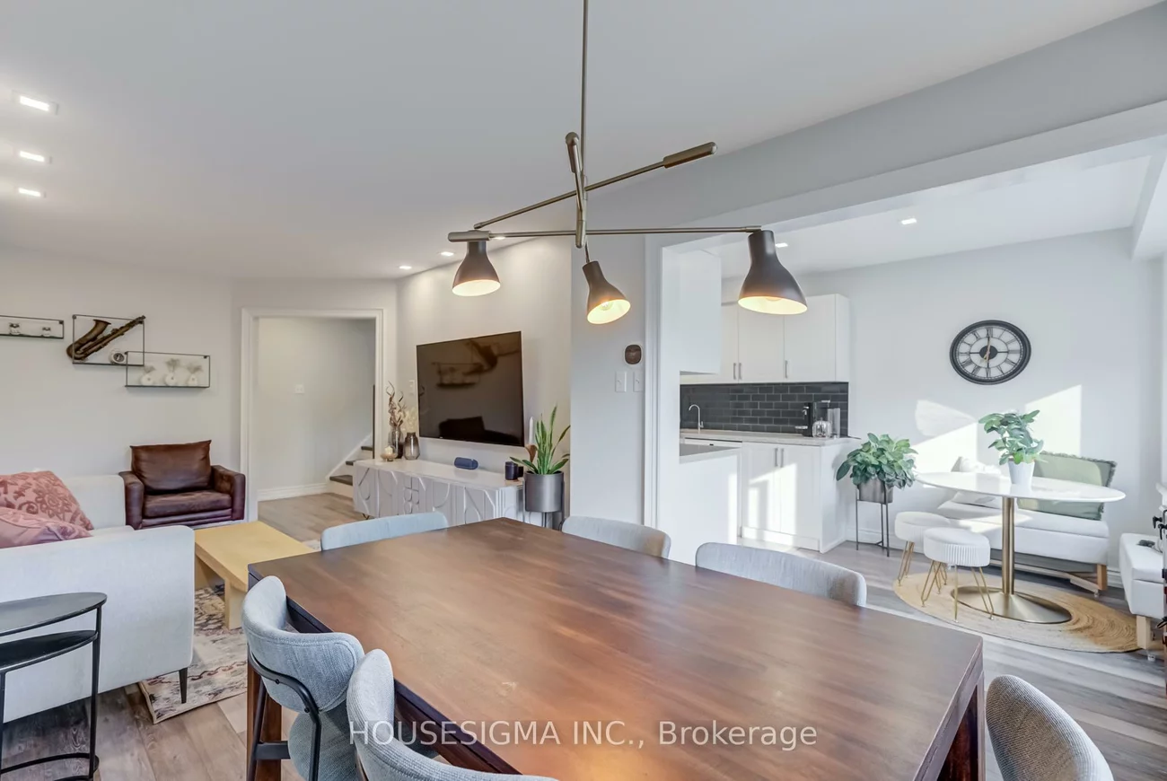 102, Milloy, Aurora Grove, Aurora