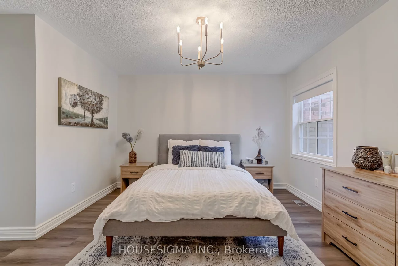 102, Milloy, Aurora Grove, Aurora