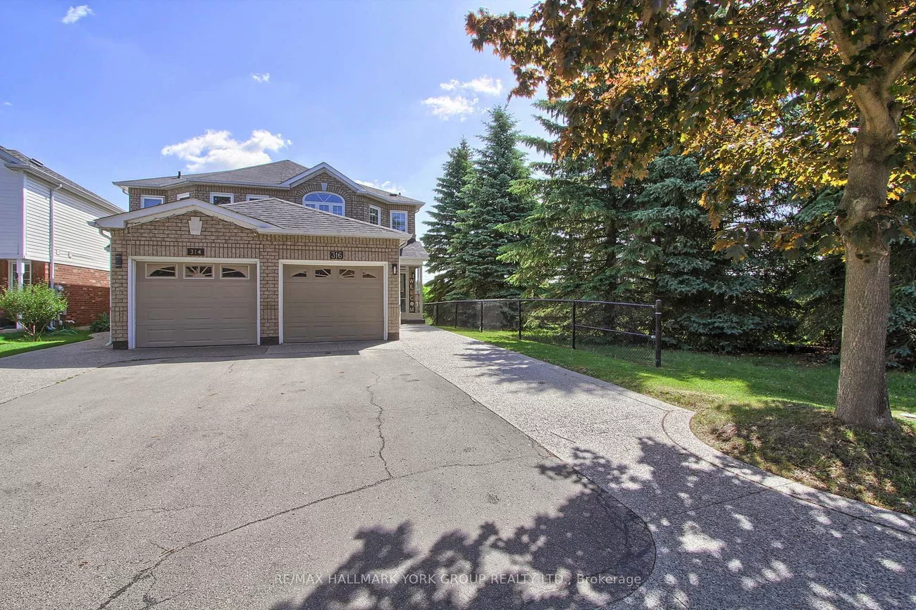 316, Pinnacle, Bayview Wellington, Aurora