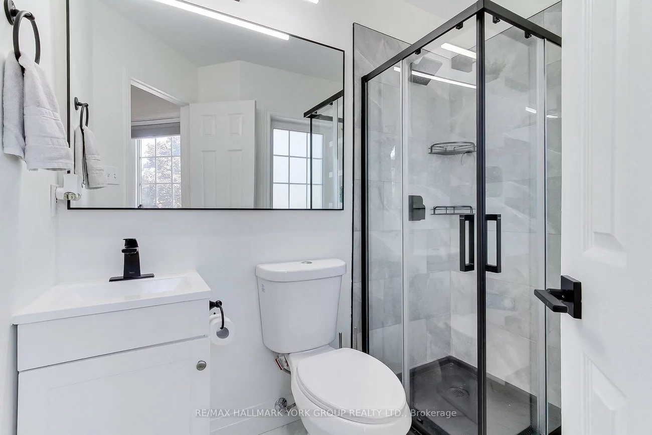 316, Pinnacle, Bayview Wellington, Aurora