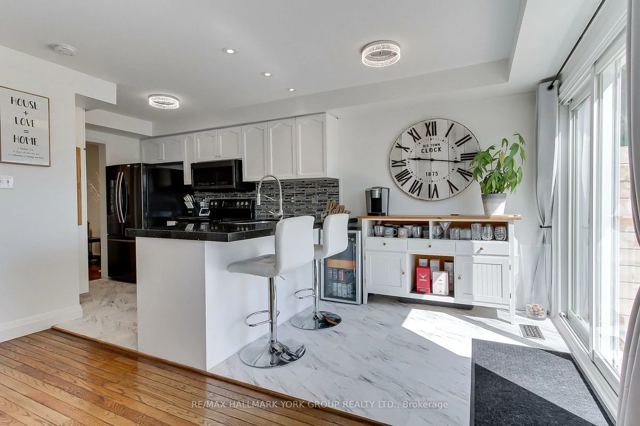 316, Pinnacle, Bayview Wellington, Aurora