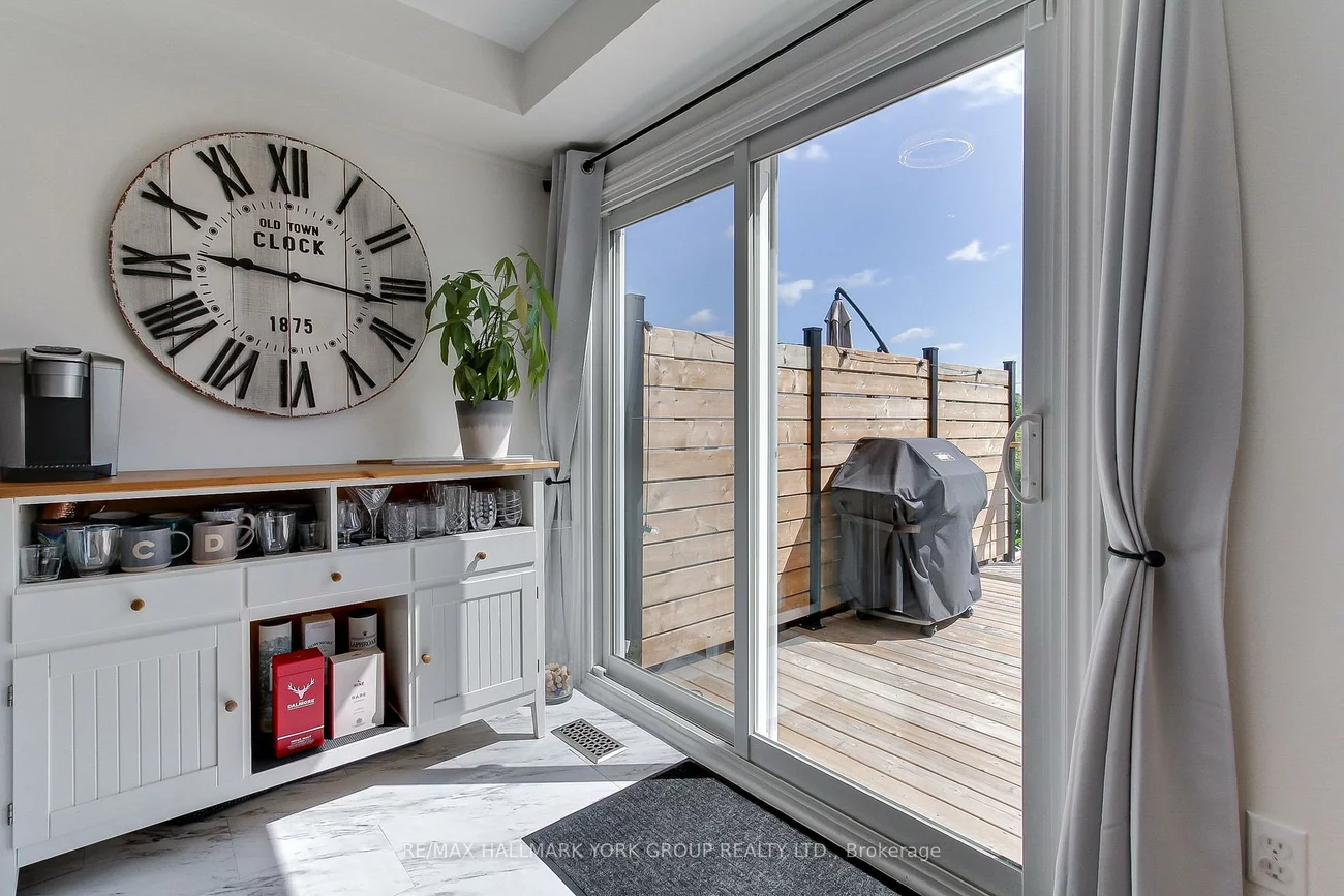316, Pinnacle, Bayview Wellington, Aurora