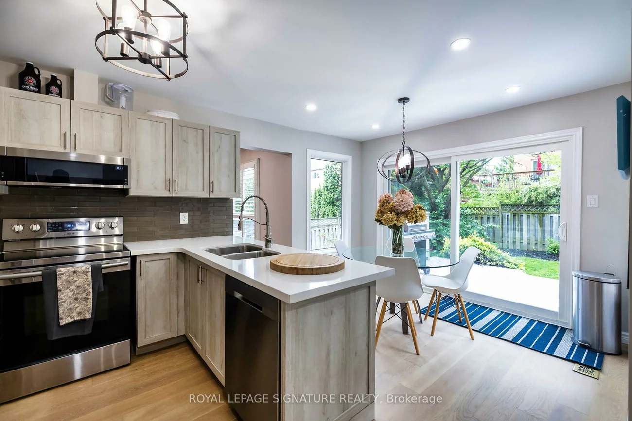 27, Twelve Oaks, Aurora Village, Aurora