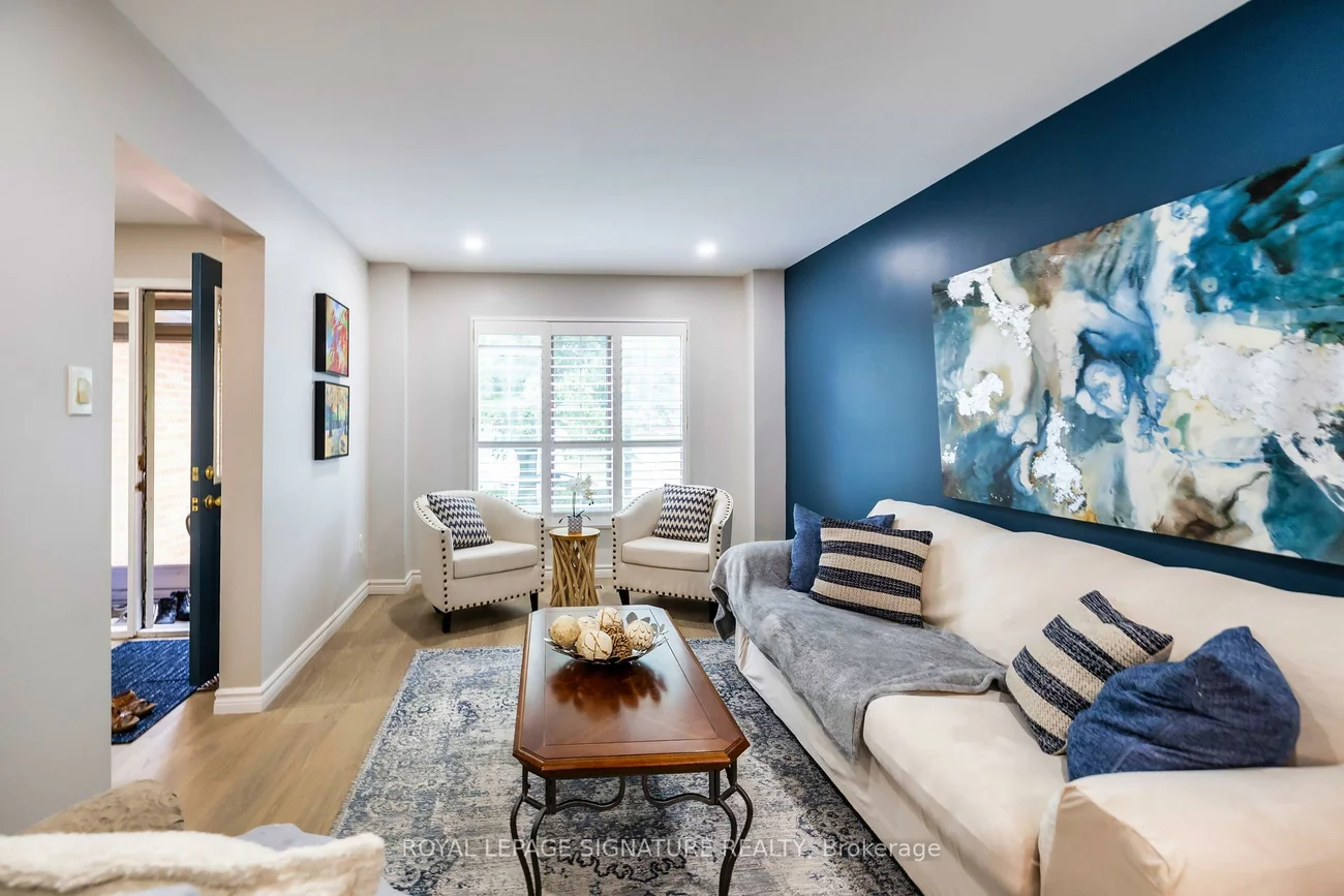 27, Twelve Oaks, Aurora Village, Aurora