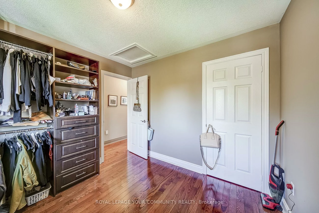 86, Downey, Bayview Wellington, Aurora