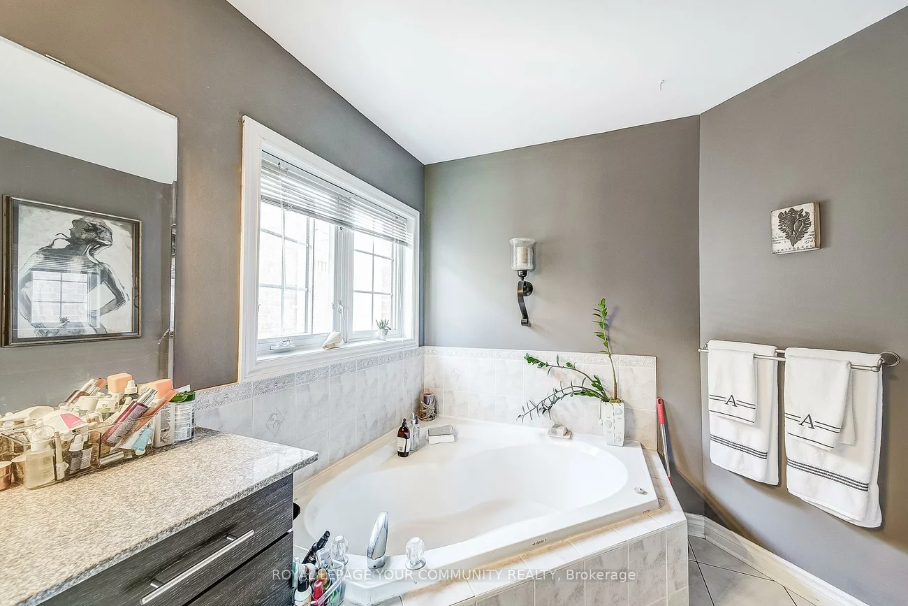 86, Downey, Bayview Wellington, Aurora