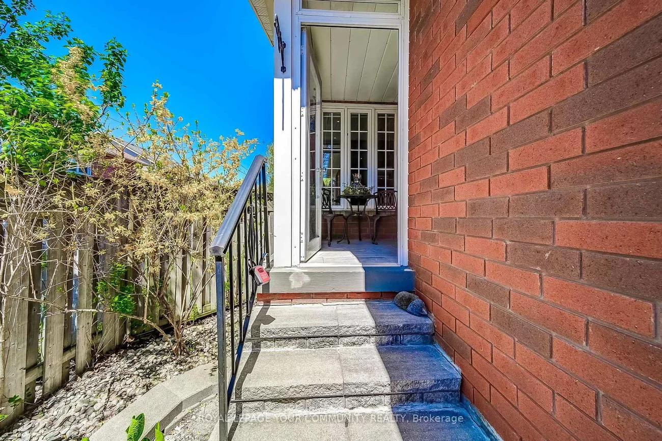 86, Downey, Bayview Wellington, Aurora