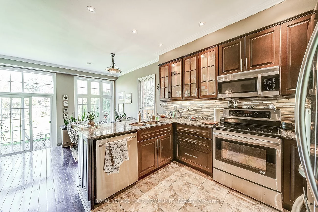 86, Downey, Bayview Wellington, Aurora