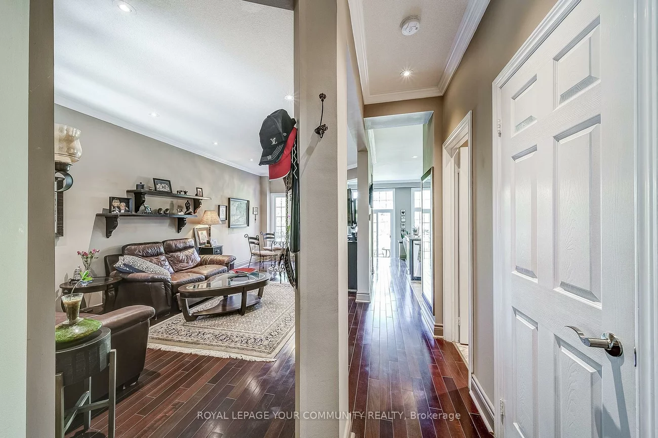 86, Downey, Bayview Wellington, Aurora