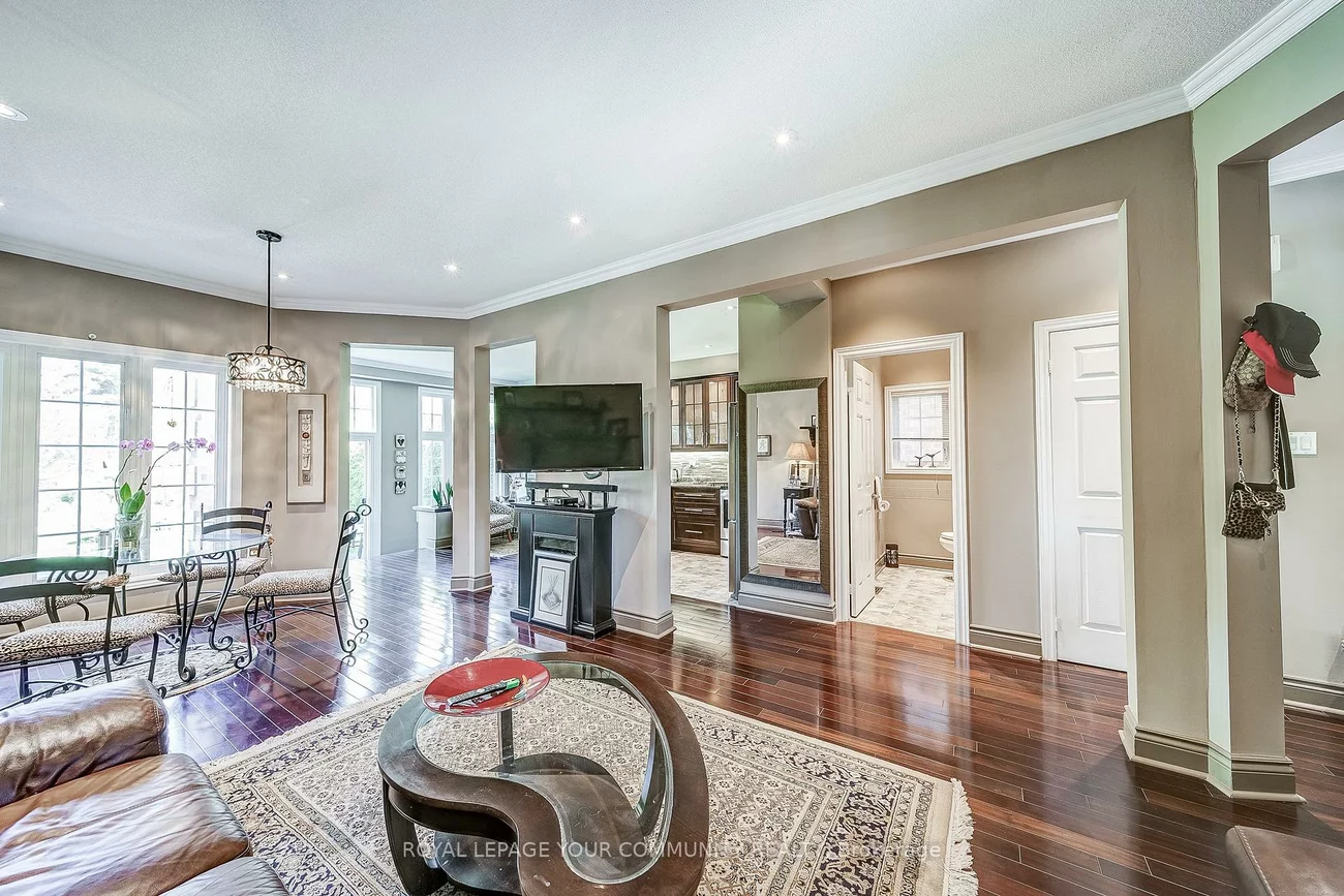 86, Downey, Bayview Wellington, Aurora