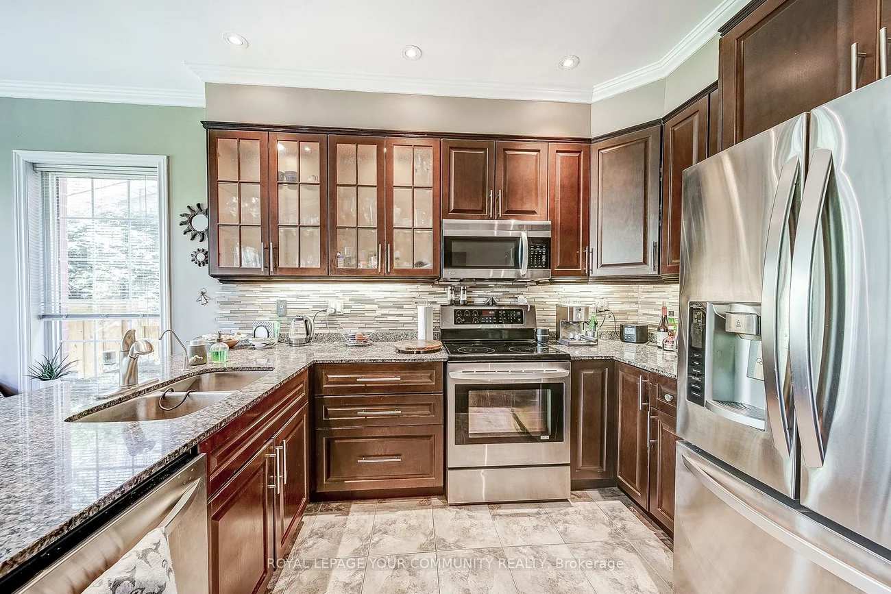 86, Downey, Bayview Wellington, Aurora