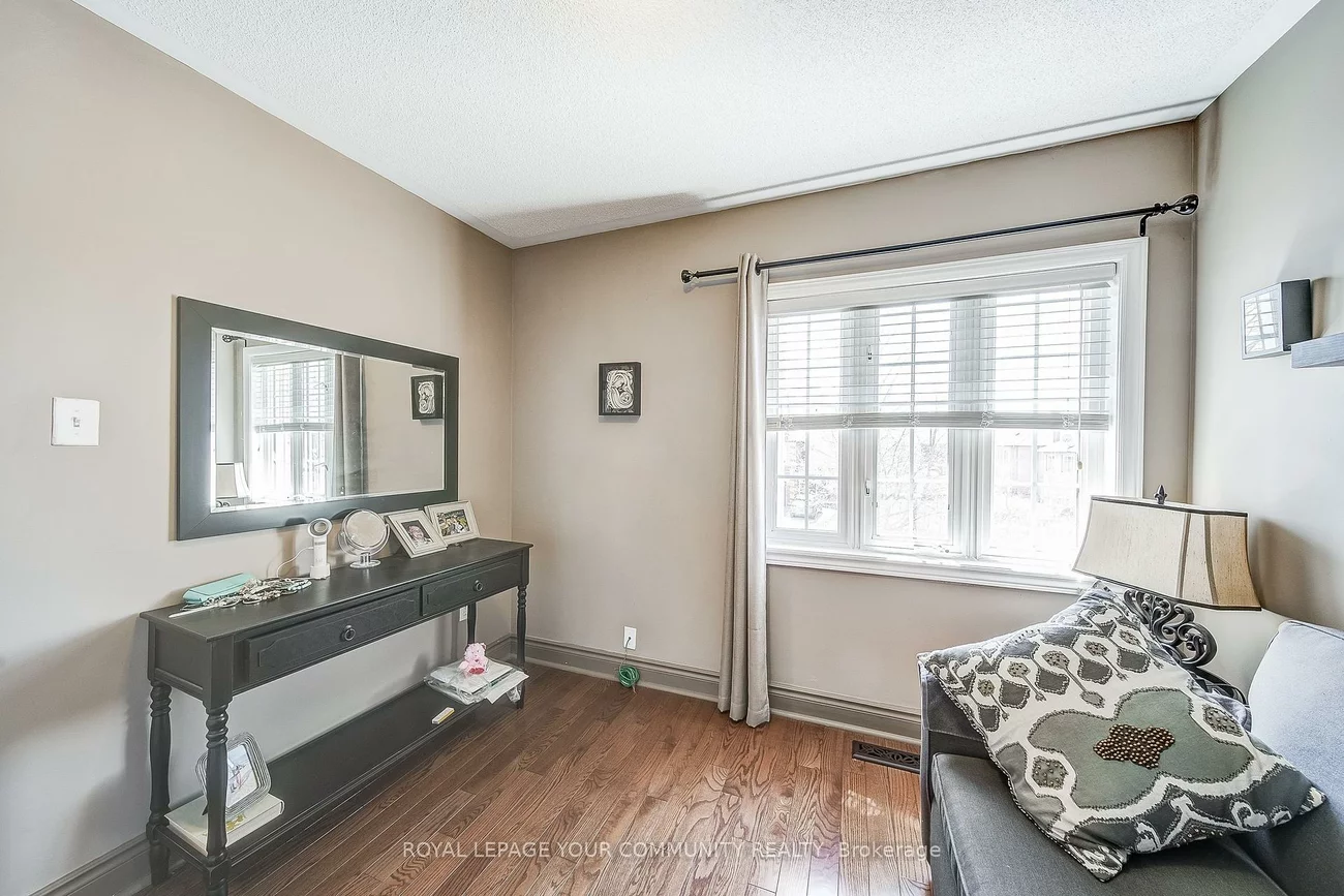 86, Downey, Bayview Wellington, Aurora