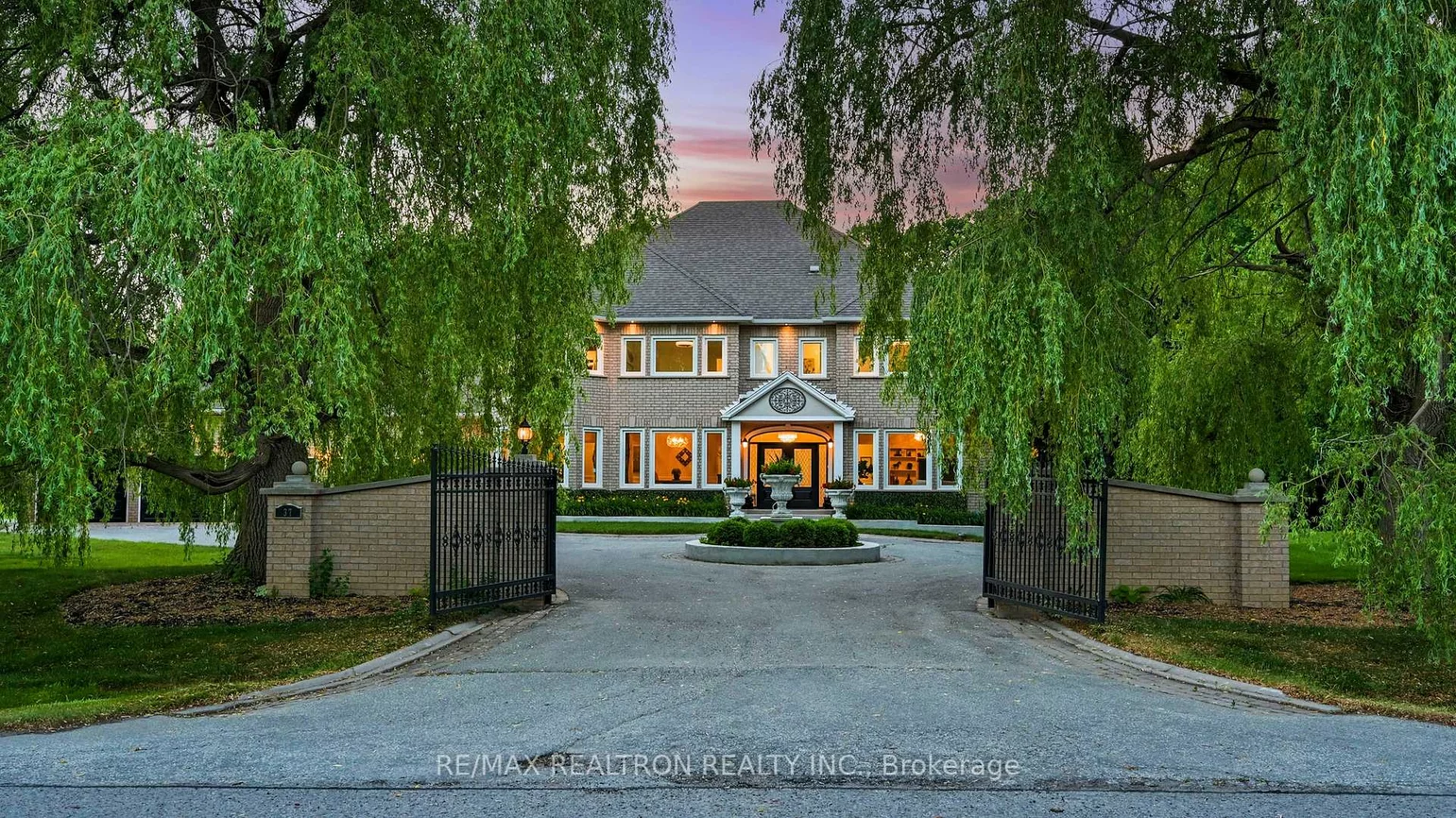 37, Offord, Bayview Southeast, Aurora