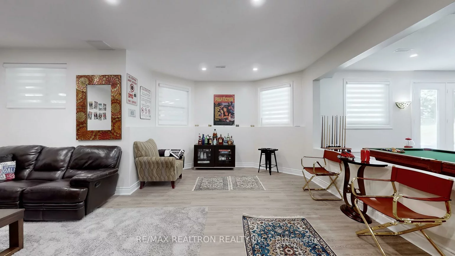 37, Offord, Bayview Southeast, Aurora