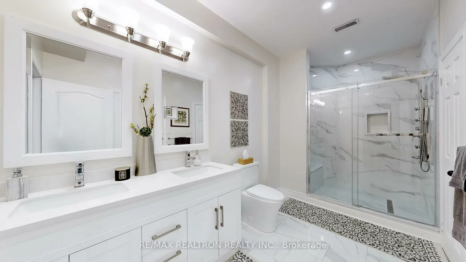 37, Offord, Bayview Southeast, Aurora