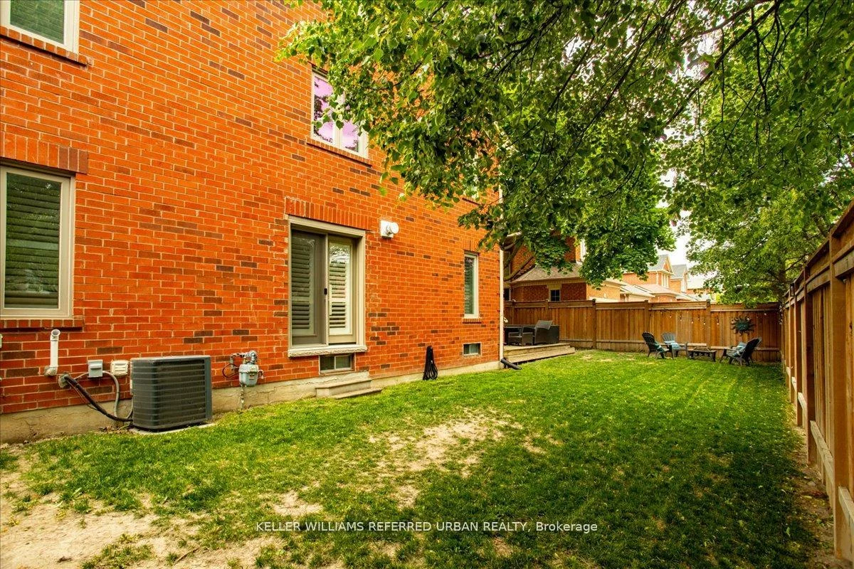 373, Pinnacle, Bayview Wellington, Aurora