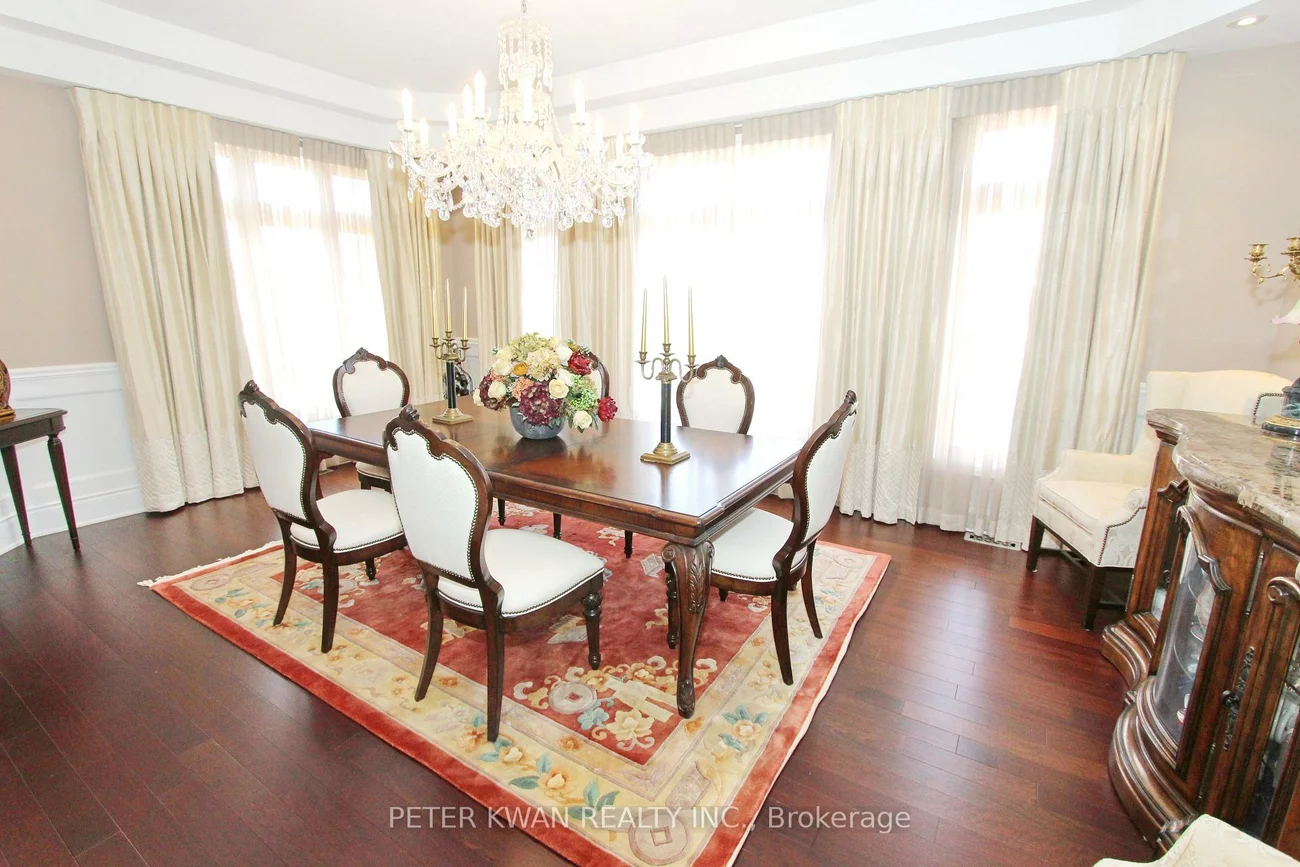 123, Carisbrooke, Bayview Southeast, Aurora