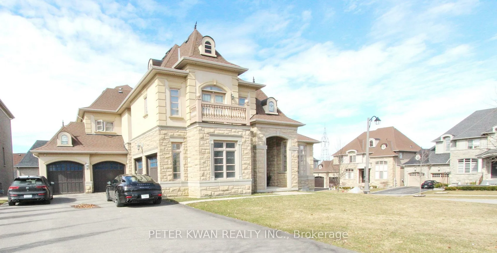 123, Carisbrooke, Bayview Southeast, Aurora